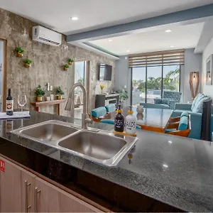 New & Modern, 5 Star Area, Walk 2 Beach, Pool, Views, King Bed Mazatlan